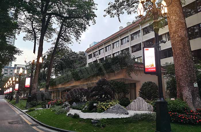 LED light pole screens 